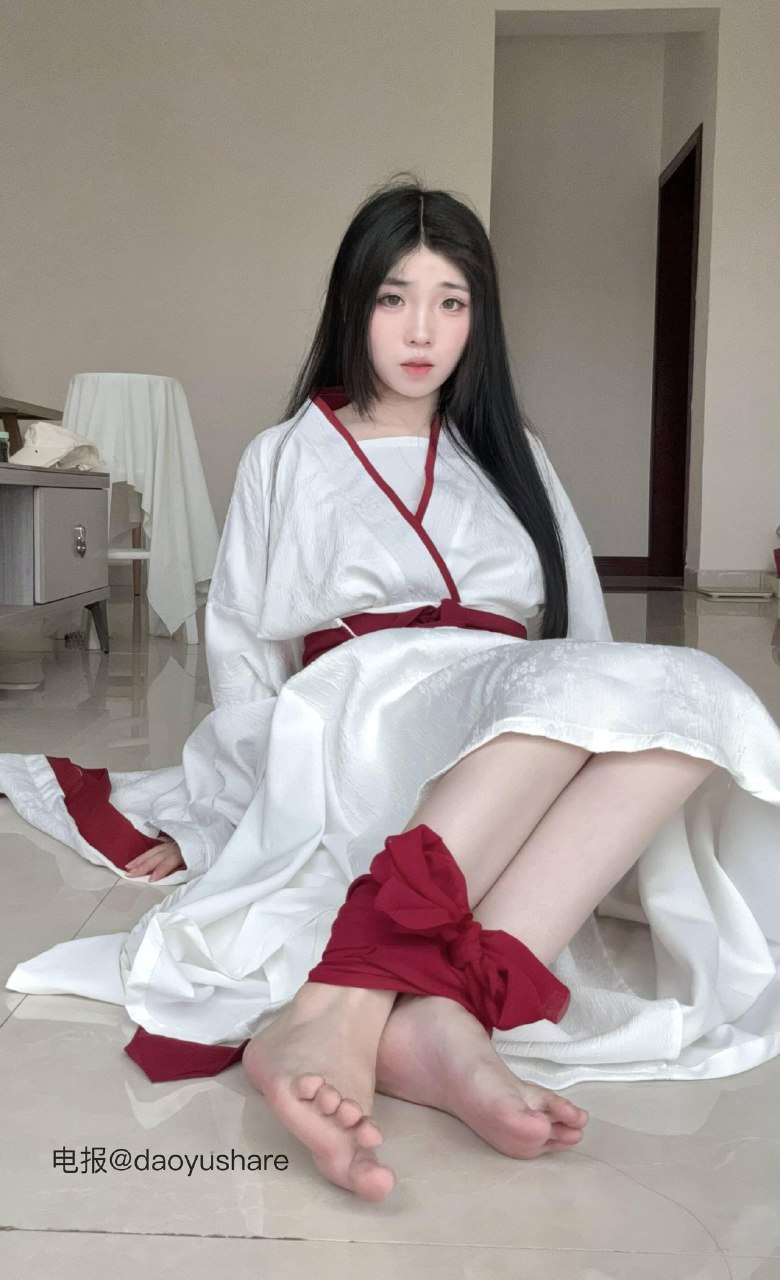 抖音小兮有点宅岛遇日常:小兮是她的名字,有点宅是她的状态,这个女孩把亲切和宅女属性揉在了一起