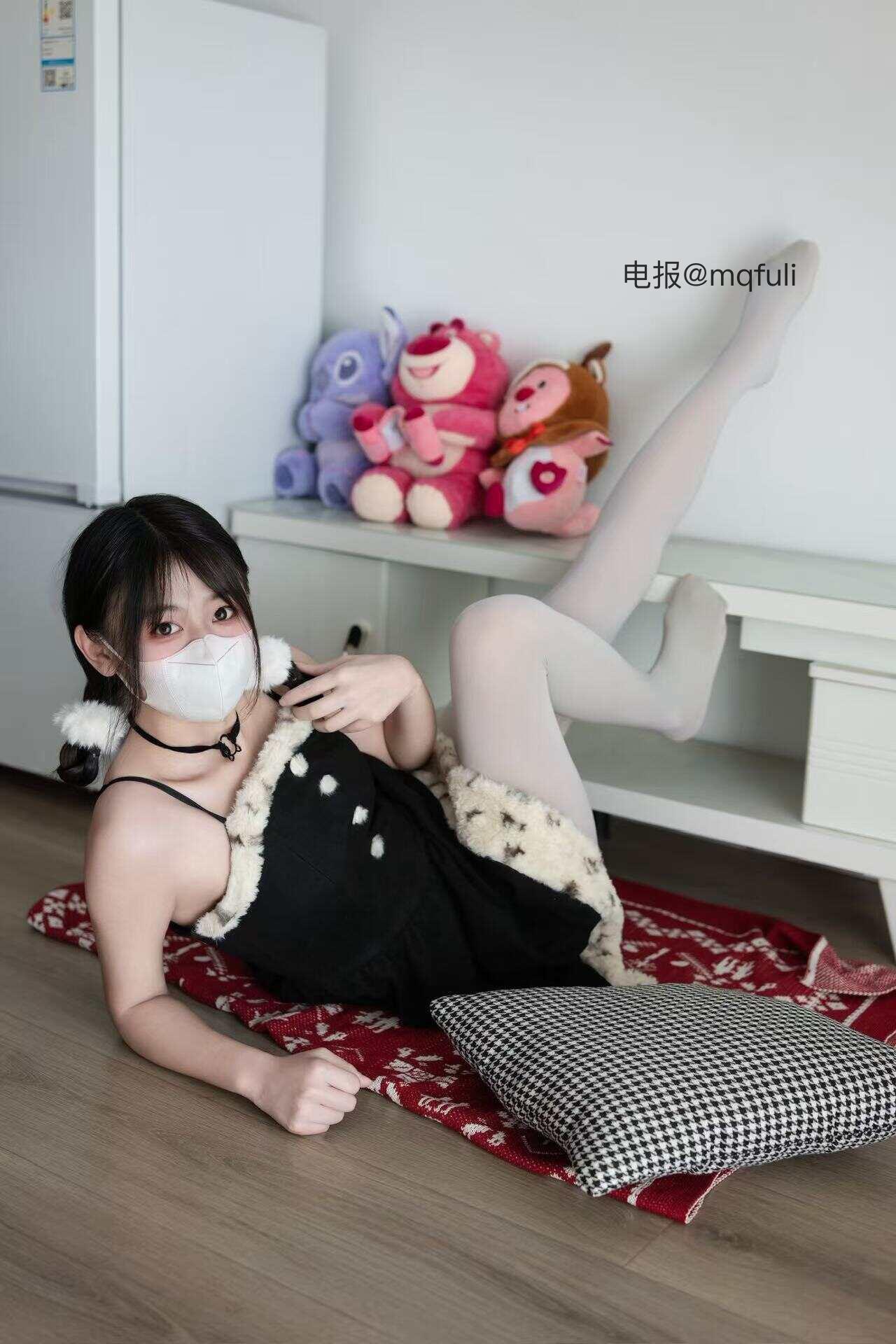  抖音椰子甜甜岛遇日常：椰子是热带水果，甜甜是她的味道，这个女孩把清爽和甜蜜揉在了一起