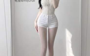 抖音小白猫岛遇日常:小白猫是猫界最纯净的存在,这个女孩把纯真和可爱揉在了一起